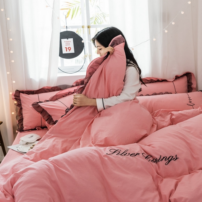 91家纺网 家纺一手货源 找家纺 苏木年华2023新款水洗棉蕾丝刺绣四件套 粉色