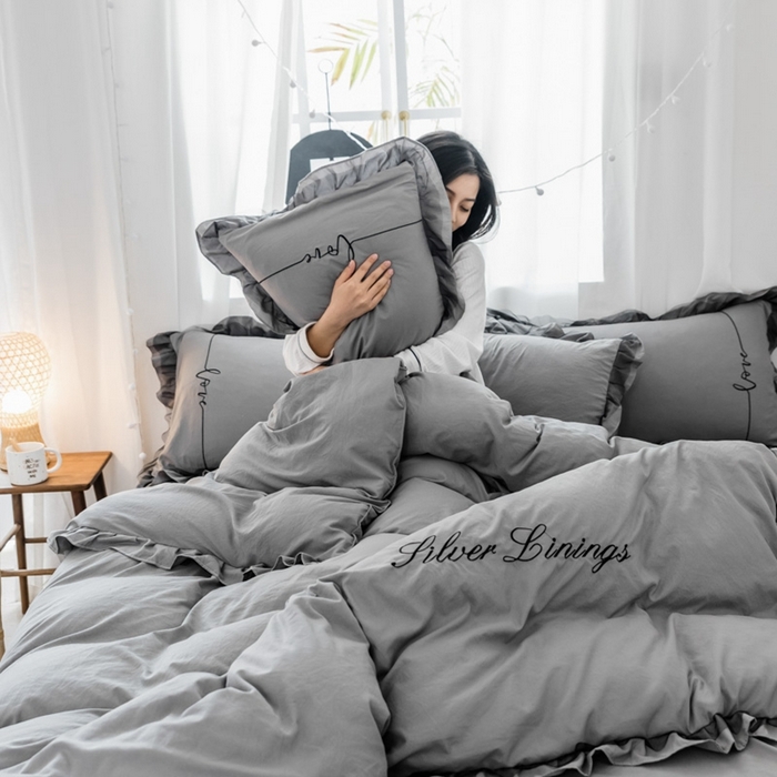 91家纺网 家纺一手货源 找家纺 苏木年华2023新款水洗棉蕾丝刺绣四件套 中灰