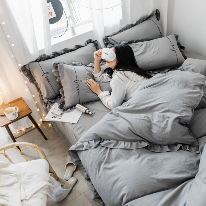 91家纺网 家纺一手货源 找家纺 苏木年华2023新款水洗棉蕾丝刺绣四件套 中灰