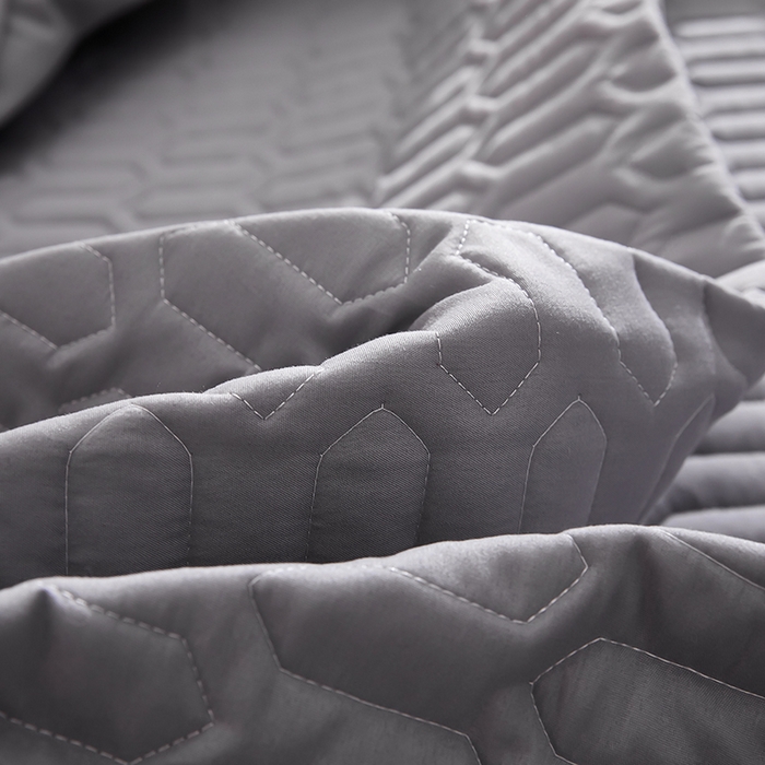 91家纺网 家纺一手货源 找家纺 苏木年华2023新款抗菌加厚防水隔尿夹棉床笠 淡雅灰