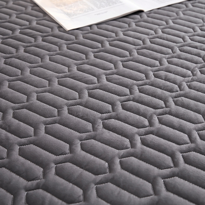 91家纺网 家纺一手货源 找家纺 苏木年华2023新款抗菌加厚防水隔尿夹棉床笠 暗域黑