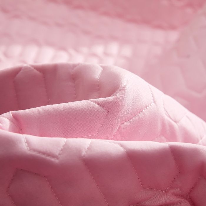 91家纺网 家纺一手货源 找家纺 苏木年华2023新款抗菌加厚防水隔尿夹棉床笠 粉玉