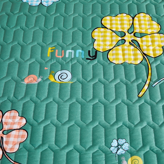 91家纺网 家纺一手货源 找家纺 苏木年华2023新款抗菌加厚防水隔尿夹棉床笠 绿色小花