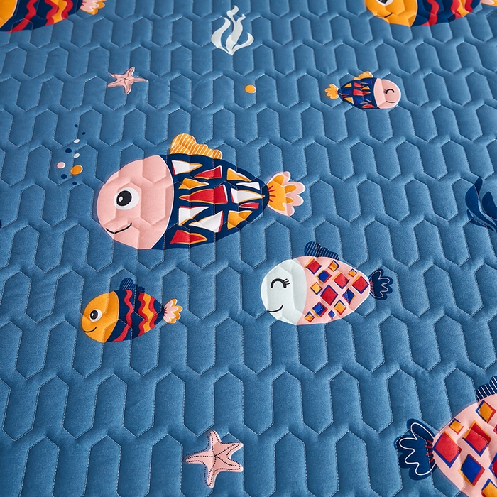 91家纺网 家纺一手货源 找家纺 苏木年华2023新款抗菌加厚防水隔尿夹棉床笠 自由鱼