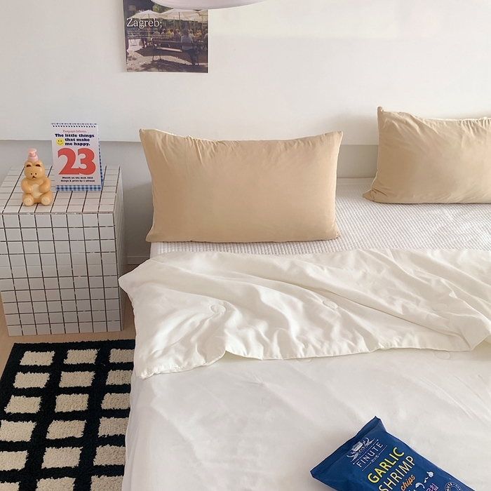 91家纺网 家纺一手货源 找家纺 星期八2023新款水洗棉夏被 白色