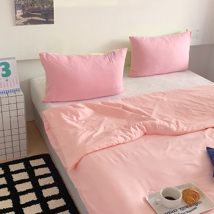 91家纺网 家纺一手货源 找家纺 星期八2023新款水洗棉夏被 粉色