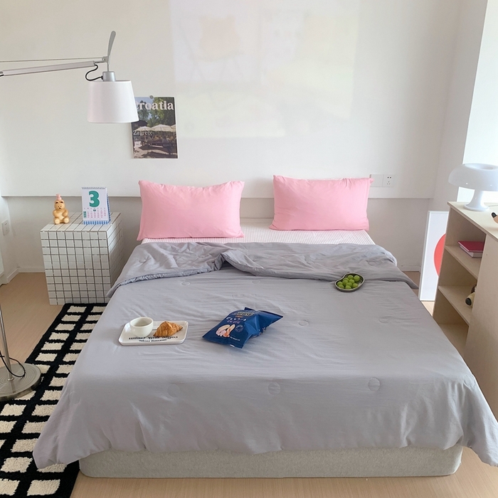 91家纺网 家纺一手货源 找家纺 星期八2023新款水洗棉夏被 灰色