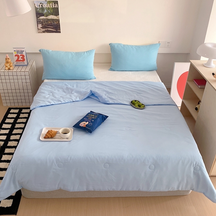 91家纺网 家纺一手货源 找家纺 星期八2023新款水洗棉夏被 蓝色