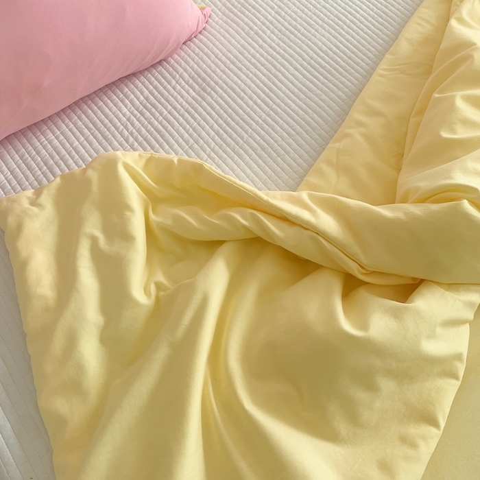 91家纺网 家纺一手货源 找家纺 星期八2023新款水洗棉夏被 黄色