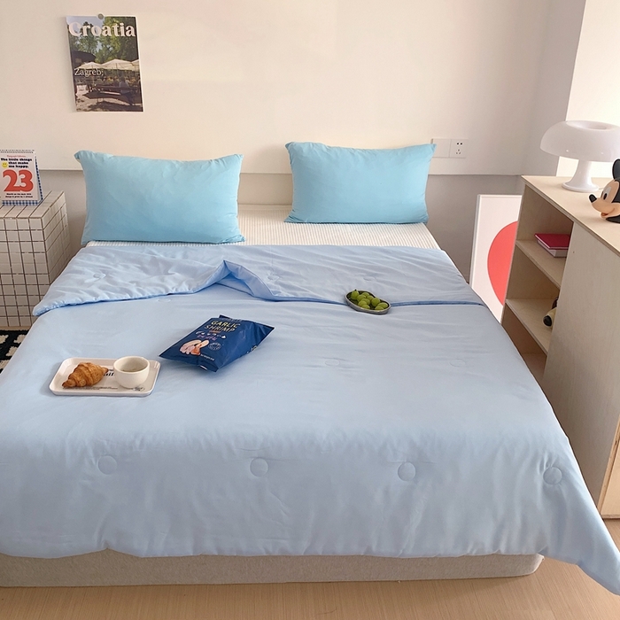 91家纺网 家纺一手货源 找家纺 星期八2023新款水洗棉夏被 蓝色