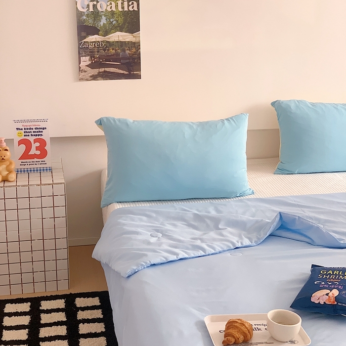 91家纺网 家纺一手货源 找家纺 星期八2023新款水洗棉夏被 蓝色