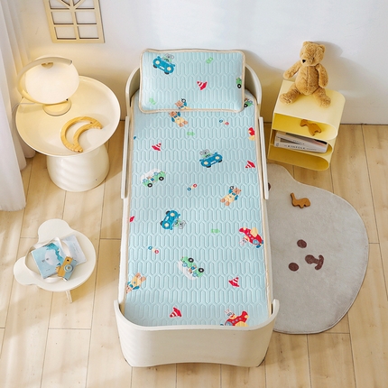 91家纺网 家纺一手货源 找家纺 嗨生活2023新款幼儿园凉席 儿童乳胶凉席 小熊汽车