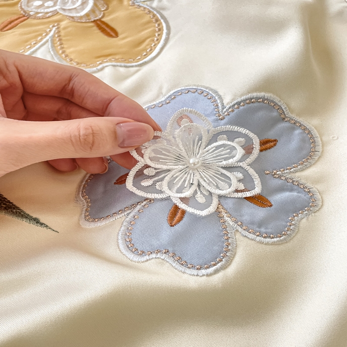 91家纺网 家纺一手货源 找家纺 AB家纺 2023新品水洗真丝夏被 伊甸园奶牛黄