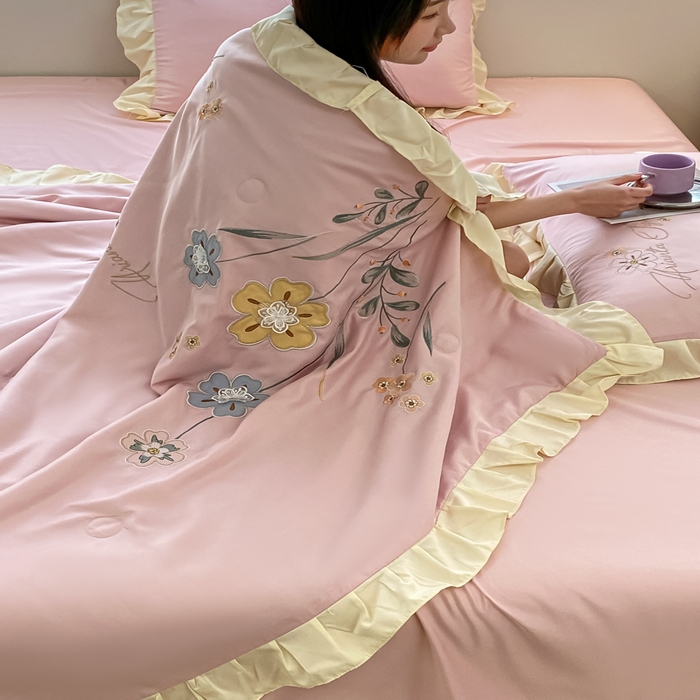 91家纺网 家纺一手货源 找家纺 AB家纺 2023新品水洗真丝夏被 伊甸园浅豆沙