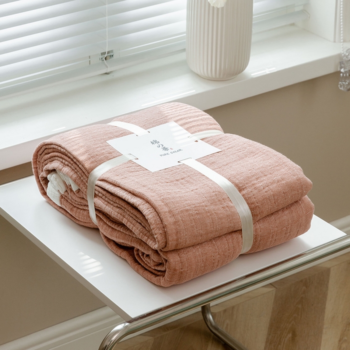 91家纺网 家纺一手货源 找家纺 雯雨家纺2023新款A类全棉纱布毛巾被 深粉