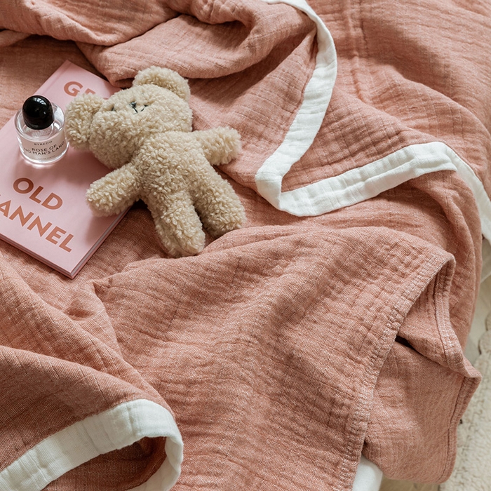 91家纺网 家纺一手货源 找家纺 雯雨家纺2023新款A类全棉纱布毛巾被 深粉