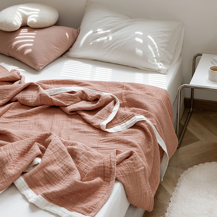 91家纺网 家纺一手货源 找家纺 雯雨家纺2023新款A类全棉纱布毛巾被 深粉