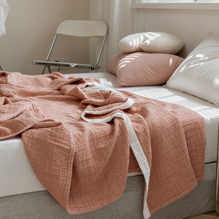91家纺网 家纺一手货源 找家纺 雯雨家纺2023新款A类全棉纱布毛巾被 深粉