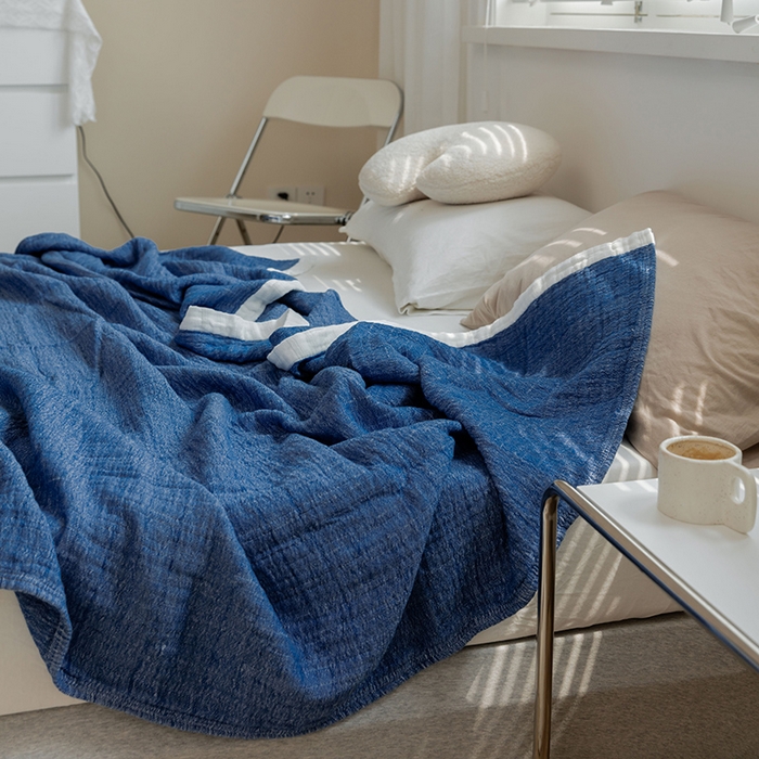 91家纺网 家纺一手货源 找家纺 雯雨家纺2023新款A类全棉纱布毛巾被 深蓝