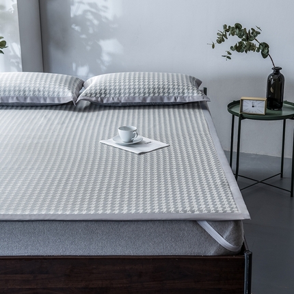 91家纺网 家纺一手货源 找家纺 印季 2023新款-600D千鸟格凉席 浅灰