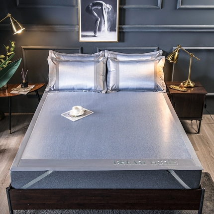 91家纺网 家纺一手货源 找家纺 印季 2023新款-600D（绣花）肌理纹4D三明治冰丝席 天蓝