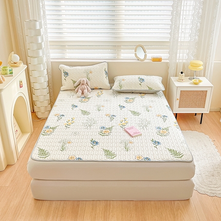 91家纺网 家纺一手货源 找家纺 柒月2023小清新乳胶凉席 绿茵