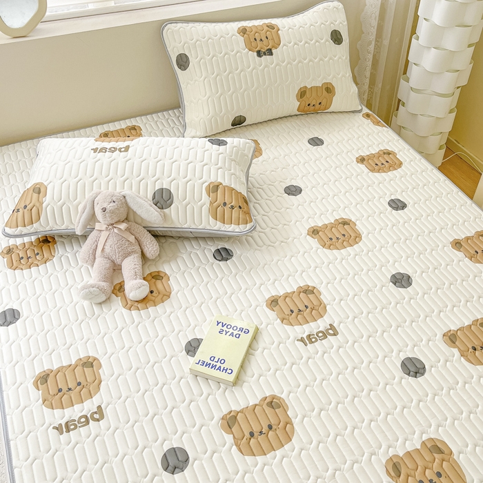 91家纺网 家纺一手货源 找家纺 柒月2023小清新乳胶凉席 波点小熊