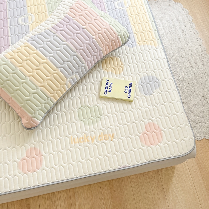 91家纺网 家纺一手货源 找家纺 柒月2023小清新乳胶凉席 彩虹爱心