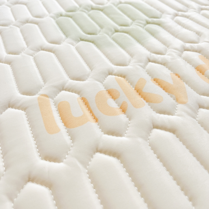 91家纺网 家纺一手货源 找家纺 柒月2023小清新乳胶凉席 彩虹爱心