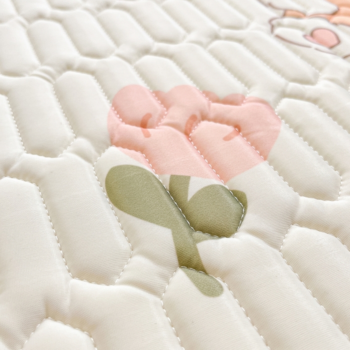 91家纺网 家纺一手货源 找家纺 柒月2023小清新乳胶凉席 花花萌兔