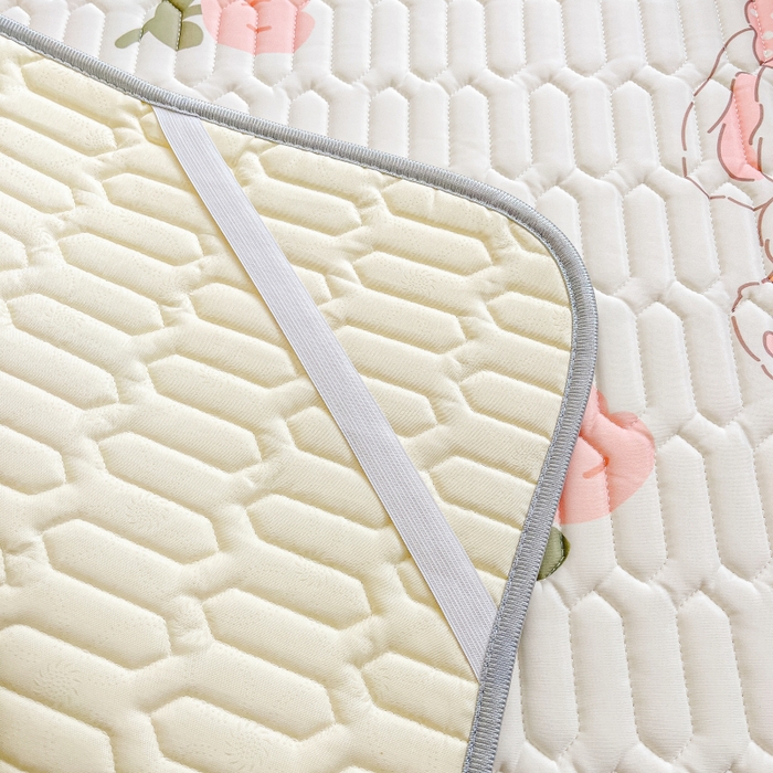 91家纺网 家纺一手货源 找家纺 柒月2023小清新乳胶凉席 花花萌兔