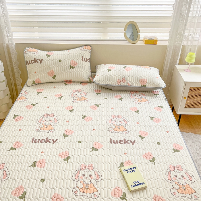 91家纺网 家纺一手货源 找家纺 柒月2023小清新乳胶凉席 花花萌兔