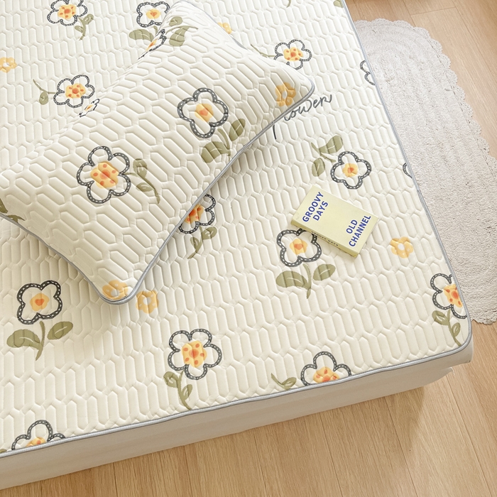 91家纺网 家纺一手货源 找家纺 柒月2023小清新乳胶凉席 花落