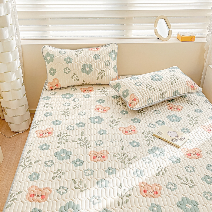 91家纺网 家纺一手货源 找家纺 柒月2023小清新乳胶凉席 蓝花小熊