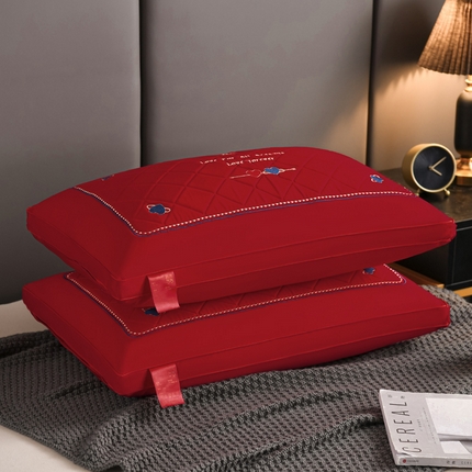 91家纺网 家纺一手货源 找家纺 （总）仁宇枕业 2023新款枕芯 大红婚庆结婚婚礼喜庆枕头