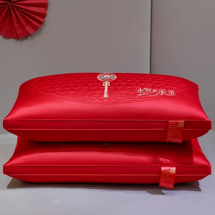 91家纺网 家纺一手货源 找家纺 （总）仁宇枕业 2023新款枕芯 大红婚庆结婚婚礼喜庆枕头