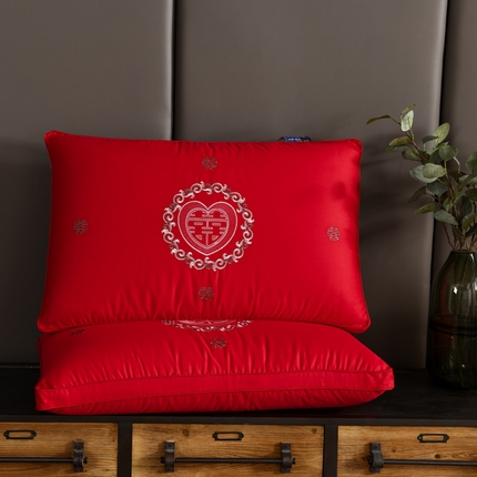 91家纺网 家纺一手货源 找家纺 （总）仁宇枕业 2023新款枕芯 大红婚庆结婚婚礼喜庆枕头