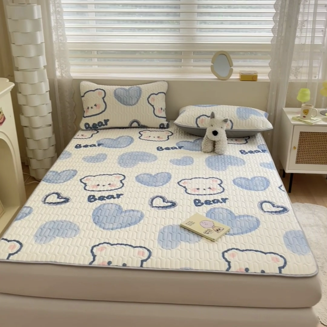 91家纺网 家纺一手货源 找家纺 柒月2023小清新乳胶凉席 爱心小熊