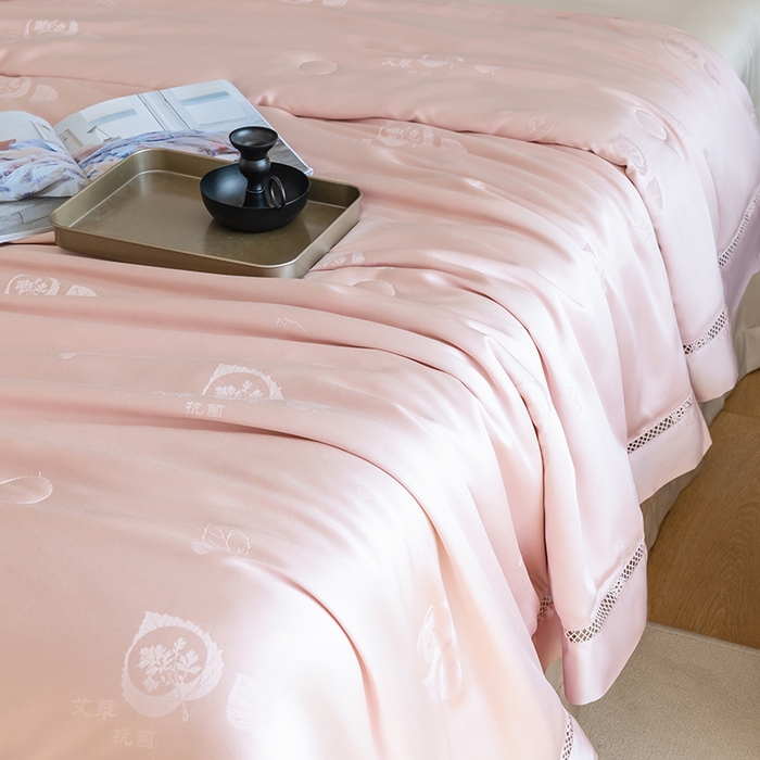 91家纺网 家纺一手货源 找家纺 （总）优姿家纺2024新品60s莫代尔镂空提花夏被-香谨艾草