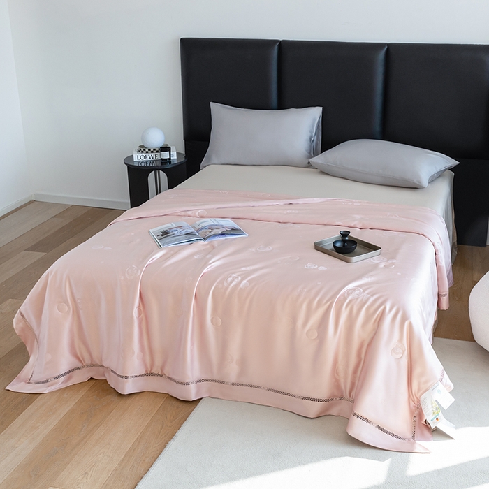 91家纺网 家纺一手货源 找家纺 （总）优姿家纺2024新品60s莫代尔镂空提花夏被-香谨艾草