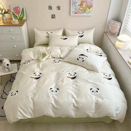 91家纺网 家纺一手货源 找家纺 红嘴企鹅 2025新款纯棉毛巾绣四件套-大熊猫 熊猫圆圆