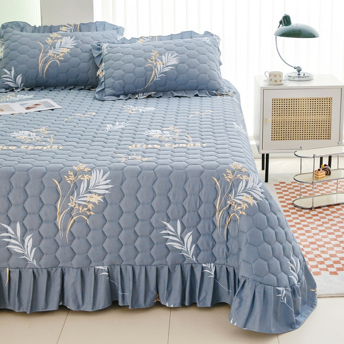 91家纺网 家纺一手货源 找家纺 情煊家纺 2023新款全棉夹棉印花床盖三件套(可定制尺寸) 叶之恋