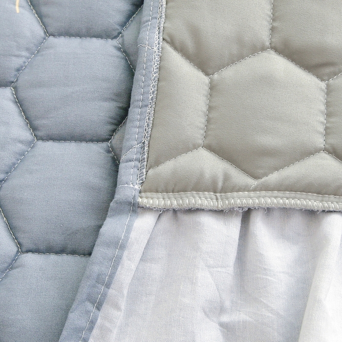 91家纺网 家纺一手货源 找家纺 情煊家纺 2023新款全棉夹棉印花床盖三件套(可定制尺寸) 叶之恋