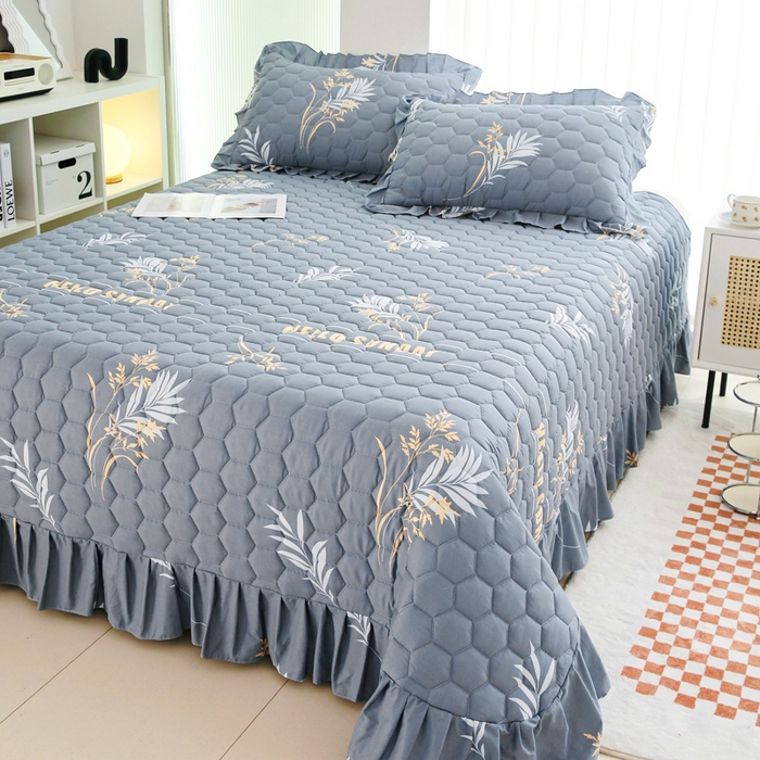 91家纺网 家纺一手货源 找家纺 情煊家纺 2023新款全棉夹棉印花床盖三件套(可定制尺寸) 叶之恋