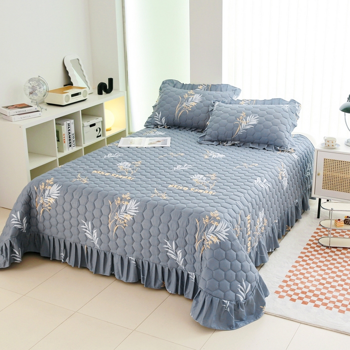 91家纺网 家纺一手货源 找家纺 情煊家纺 2023新款全棉夹棉印花床盖三件套(可定制尺寸) 叶之恋