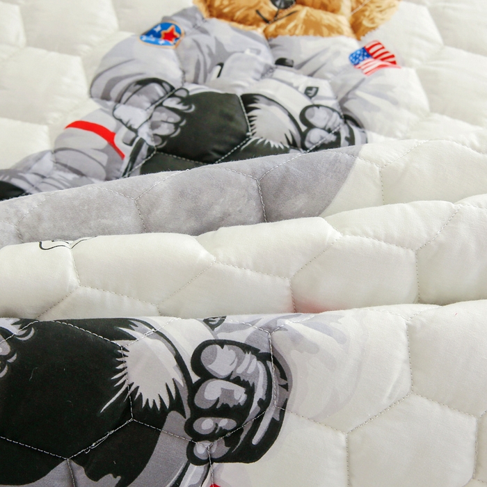 91家纺网 家纺一手货源 找家纺 情煊家纺 2023新款全棉夹棉印花床盖三件套(可定制尺寸) 宇航熊