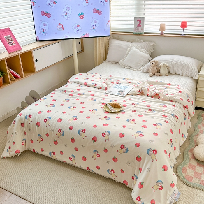 91家纺网 家纺一手货源 找家纺 木堇家居 2023新款针织夏被A类大豆针织棉夏被 草莓女孩