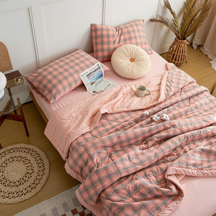 91家纺网 家纺一手货源 找家纺 鸣升 新款全棉色织水洗棉棉花夏被（图片2无模特） 芳华粉