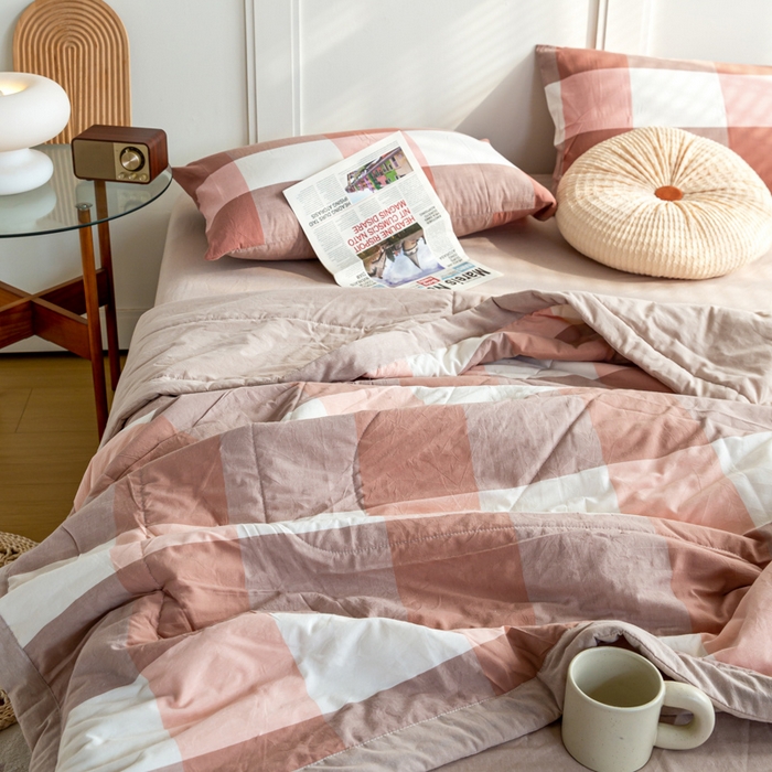 91家纺网 家纺一手货源 找家纺 鸣升 新款全棉色织水洗棉棉花夏被（图片2无模特） 粉大格