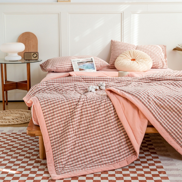 91家纺网 家纺一手货源 找家纺 鸣升 新款全棉色织水洗棉棉花夏被（图片2无模特） 粉小格